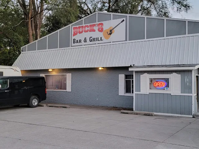 Buck's Bar and Grill