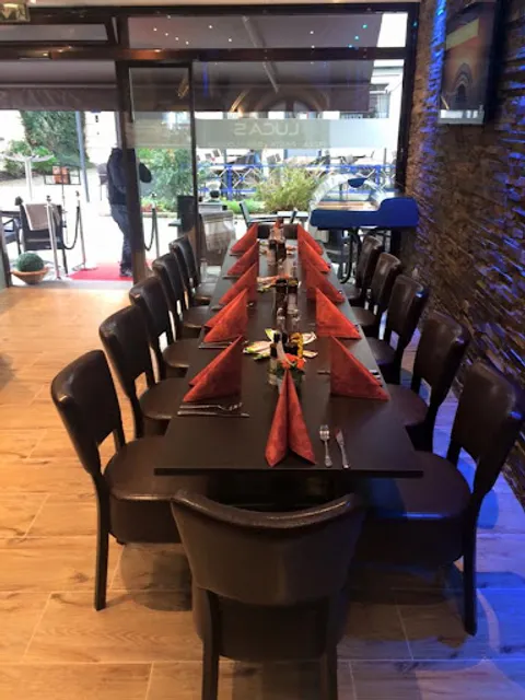 Luca's Ristorante - La Casa della Pizza