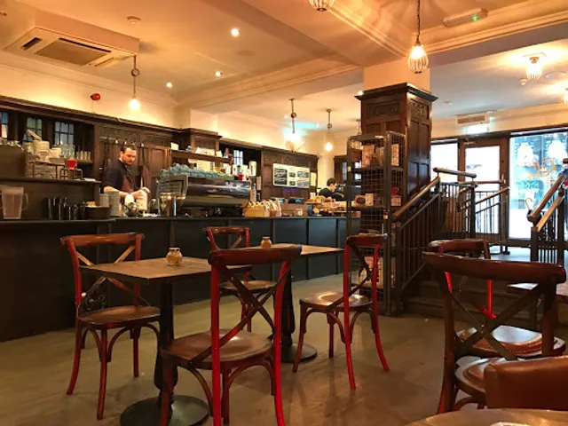 200 Degrees Coffee Shop & Barista School