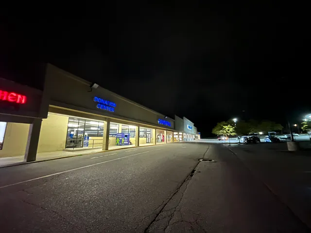 Patrick Henry Centre Shopping Center