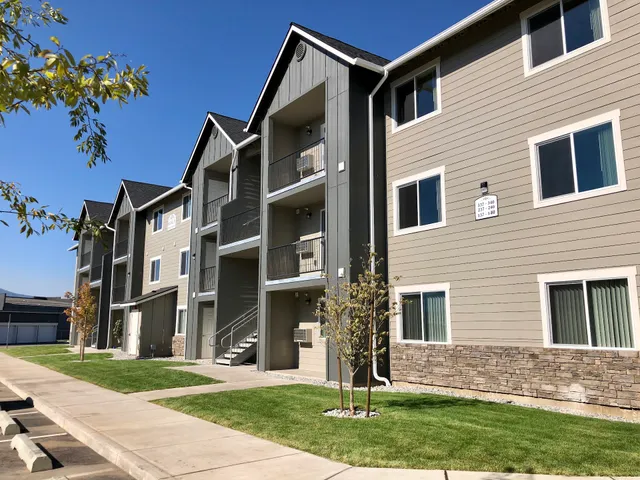 Crossroads Apartments