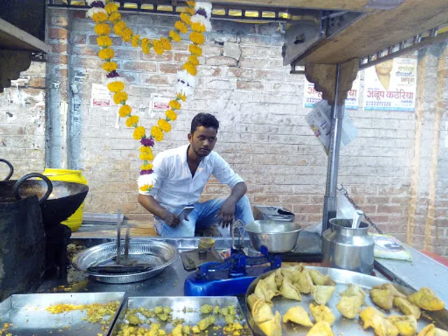 Raju Samosa Shop Baba Jageshwar Namkeen Bhandar