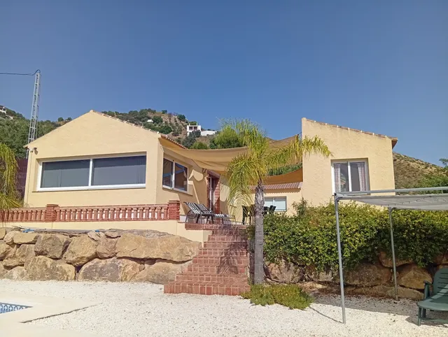 La Casita John y Paqui