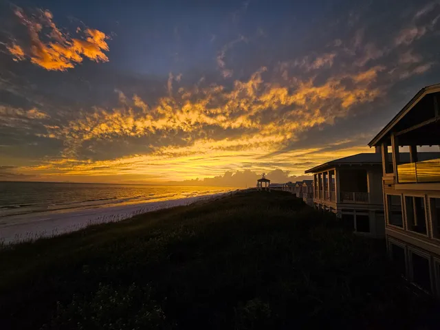 W Ruskin Beach Pavilion