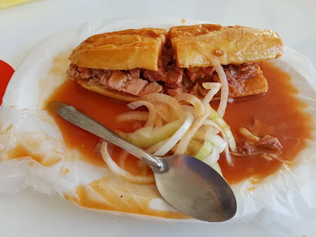 Tortas Ahogadas Mr Güero Grill