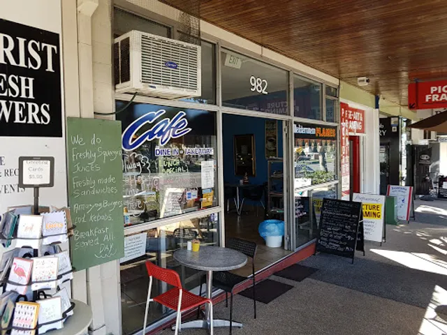 Mediterranean Flames Cafe