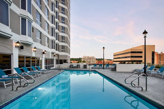 Hilton Kansas City Country Club Plaza