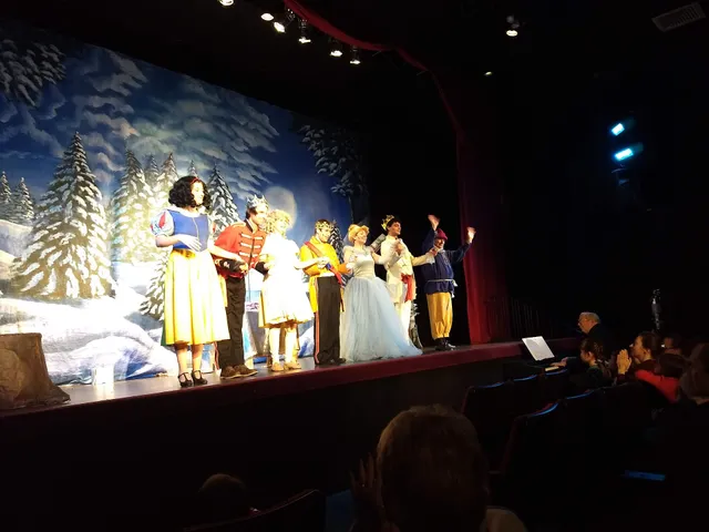 Bellmore Movies & The Showplace