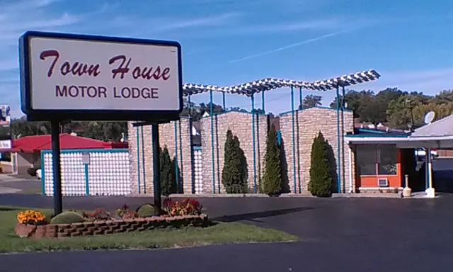Townhouse Motor Lodge