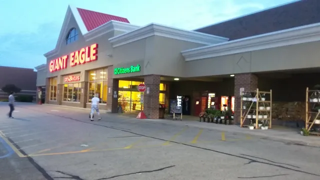 Giant Eagle Supermarket