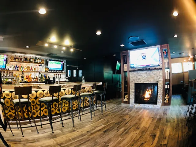 Pines Public House & Eatery
