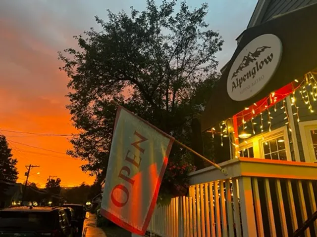 Alpenglow Bistro