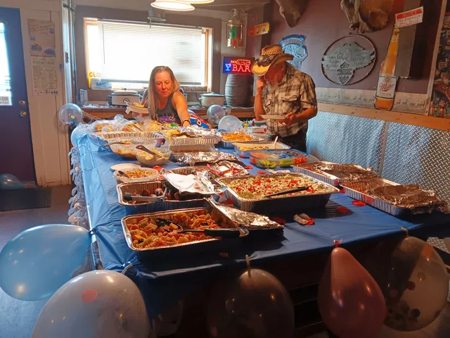 Fuzz & Schmoos Mid City Bar & Grill