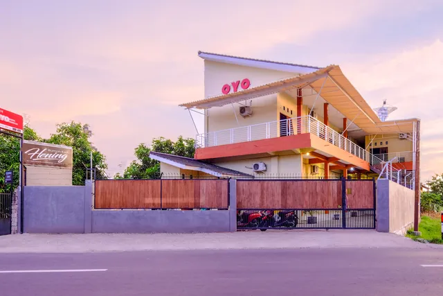 OYO 2450 Hening Homestay