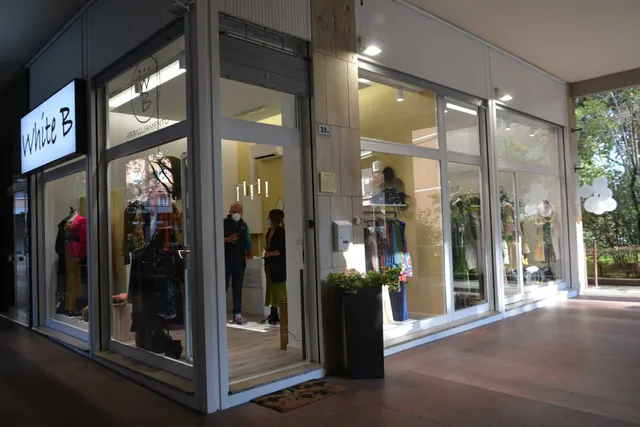 WHITE B Abbigliamento Donna