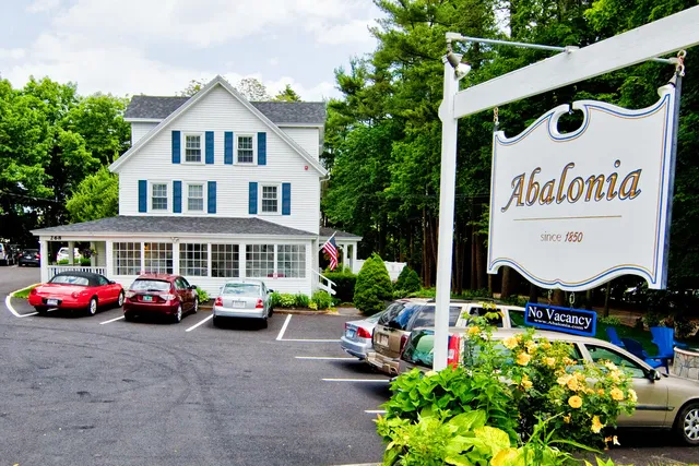 Abalonia Inn
