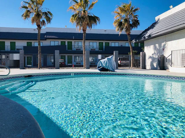 Siegel Slots & Suites