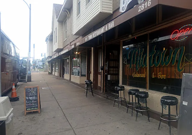 Midtown Bar & Grill