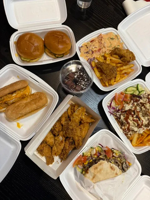 Strømmen Fried Chicken og Pizza