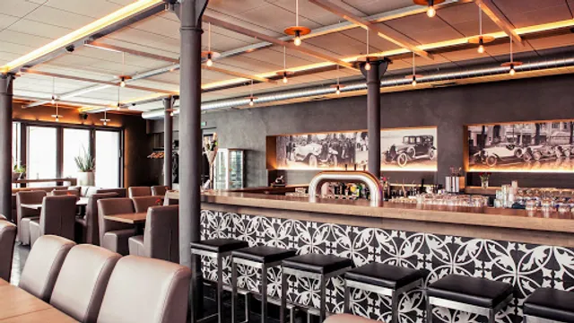 W3 - Lounge & Restaurant