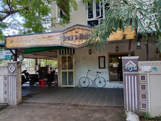 Brew n Bistro Café