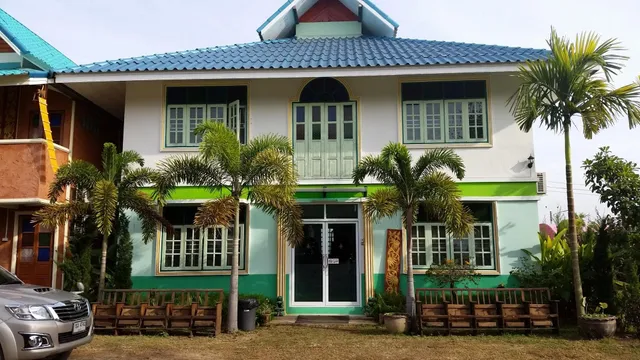 Heun Baan Rong Khun Resort