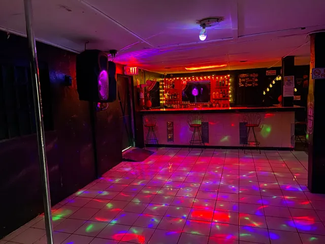 Exyrius Sport Bar & Grill