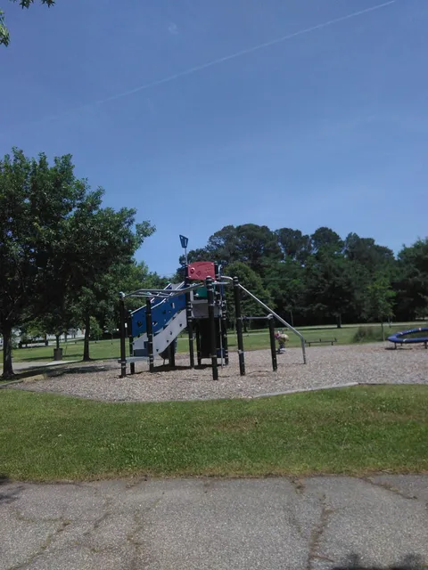 Colonial Place Greenway