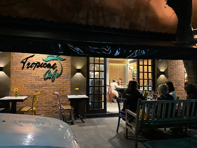 Tropical Café