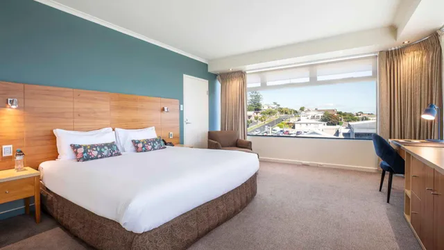 Nightelier Devonport (Gateway Hotel)