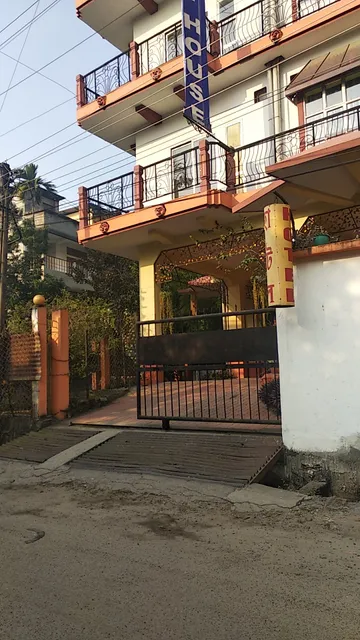 OYO 66531 Clarz Fine Rooms