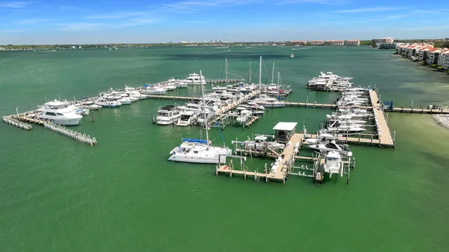 Isla Del Sol Yacht & Country Club