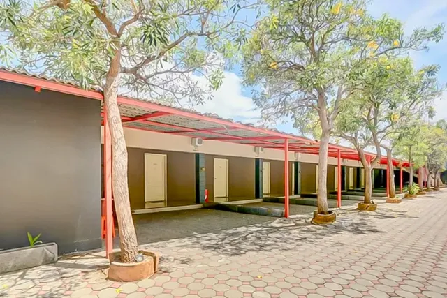 Grand Hills Hotel And Resto