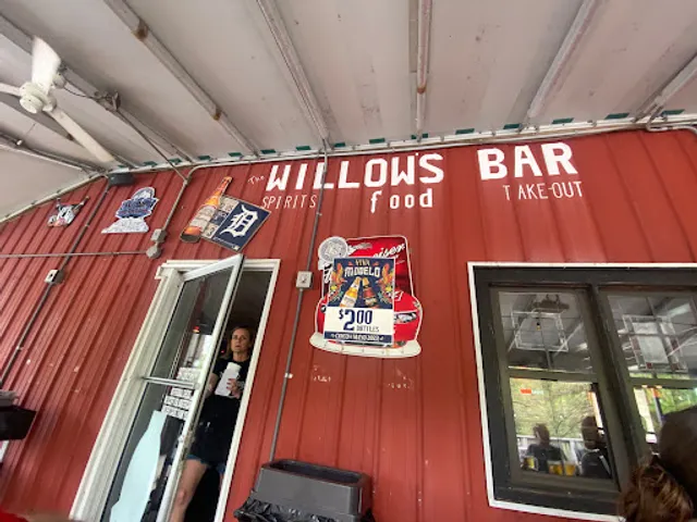 Willows Bar