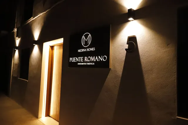 Medina Homes Puente Romano