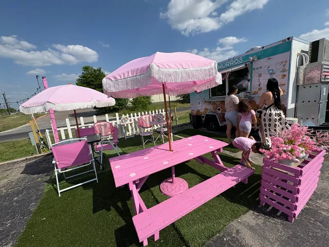 COSÍ CHURRERÍA & DESSERT SHOP