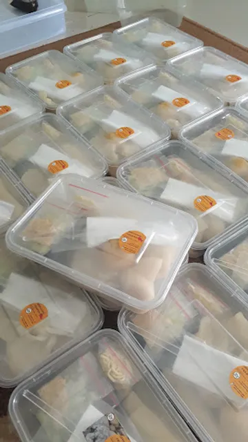 SRIWANGI PEMPEK dan ZHIPY JUICE JUMBO