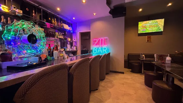 那覇 ジルバー（NAHA ZIL BAR） バー カラオケバー 飲み放題 カラオケ