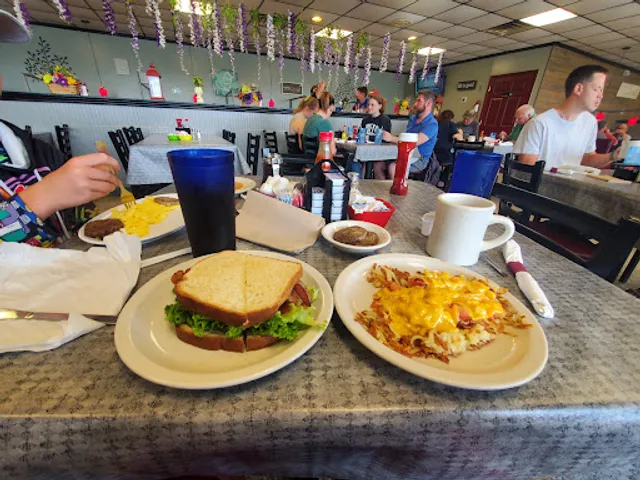 Parkway House Family Restaurant