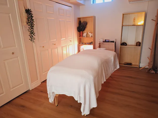 Healing Hands Therapeutic Massage - Christine W, RMT