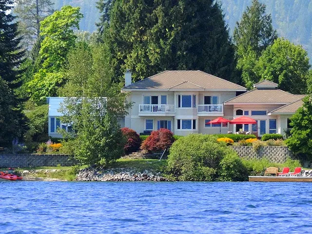 Estate on the Lake