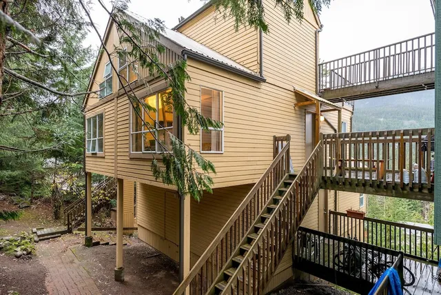 Gondola Village Creekside