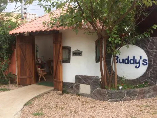 Buddy's Hostel and Inn