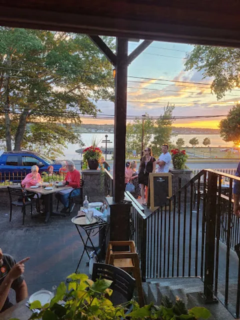 Governors Pub & Eatery