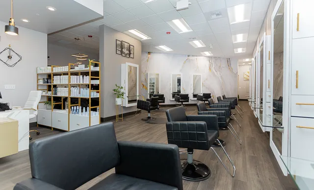Square Roots Salon