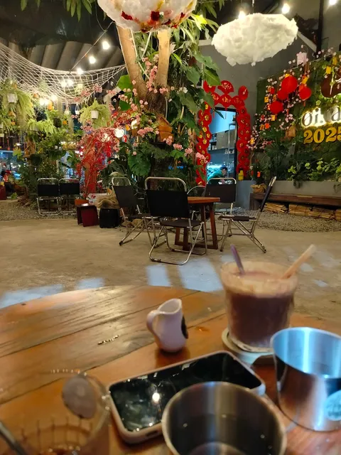 Ơi Cafe: cà phê sân vườn, giá hấp dẫn, chill, bình yên, cà phê muối