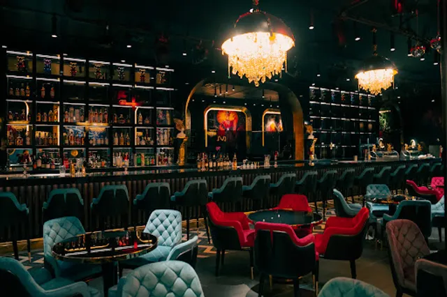 Level Restaurant & Bar