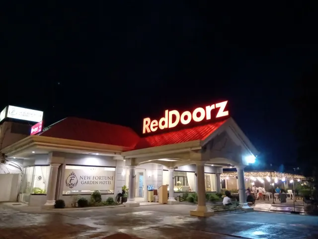 RedDoorz Premium @ Wireless Mandaue