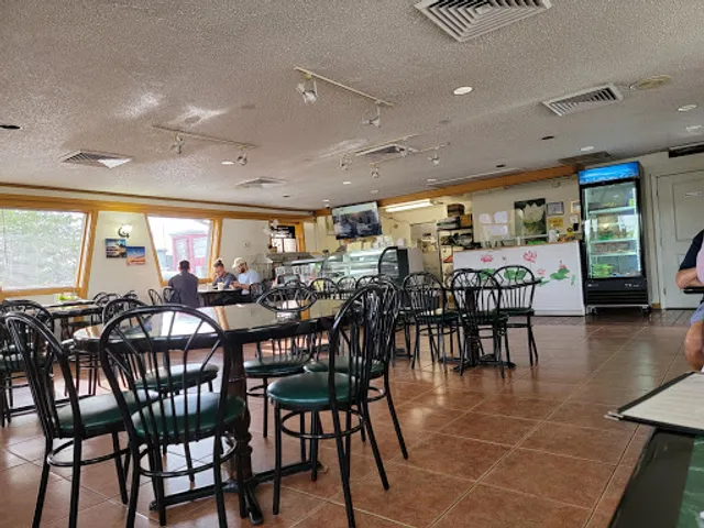 Lotus Vegan Restaurant (Nhà Hàng Chay Hoa Sen)