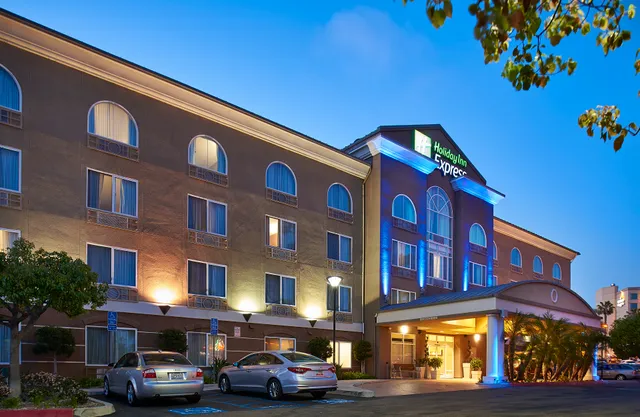 Holiday Inn Express & Suites San Diego-Sorrento Valley by IHG